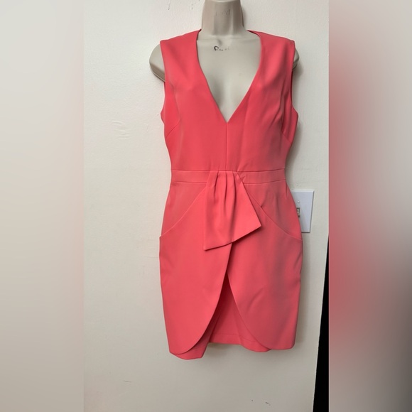 BCBGMaxAzria Dresses & Skirts - BCBGMaxAzria Coral Midi Dress